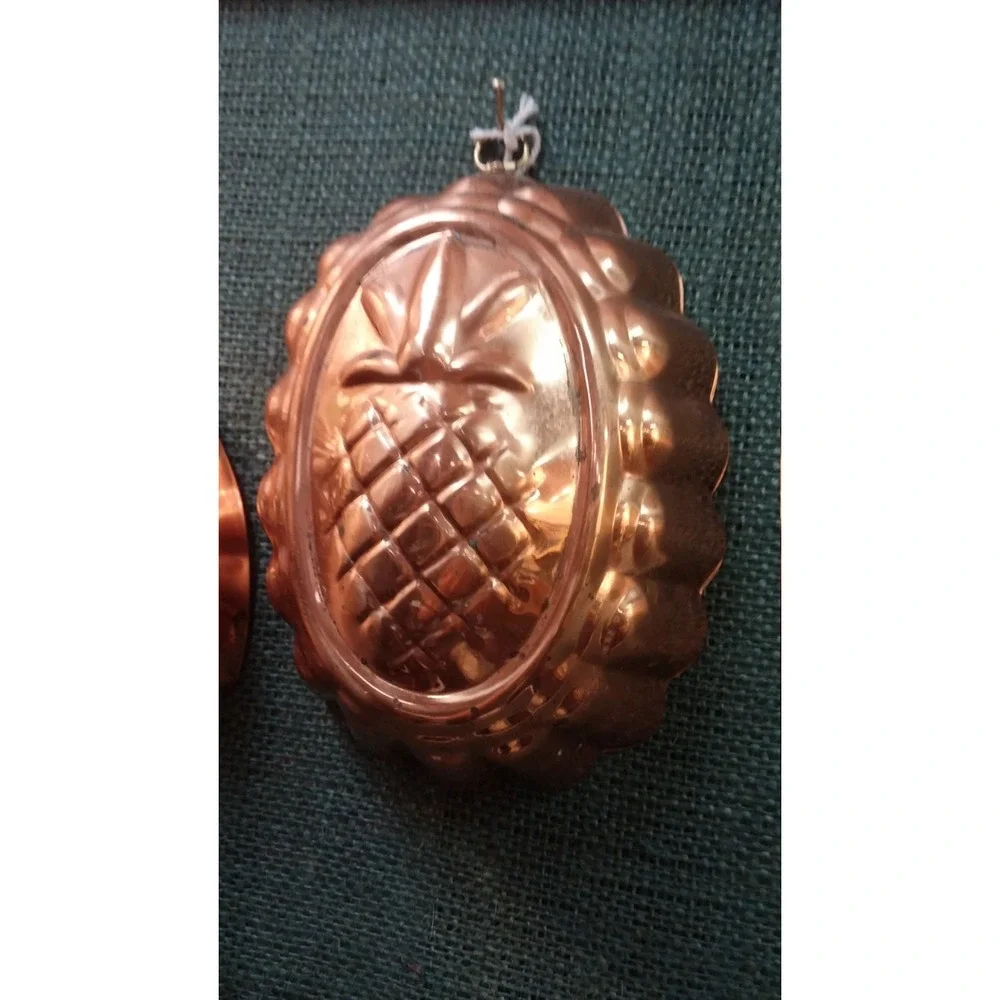 Vintage small copper colored‎ jello mold with pineapple design